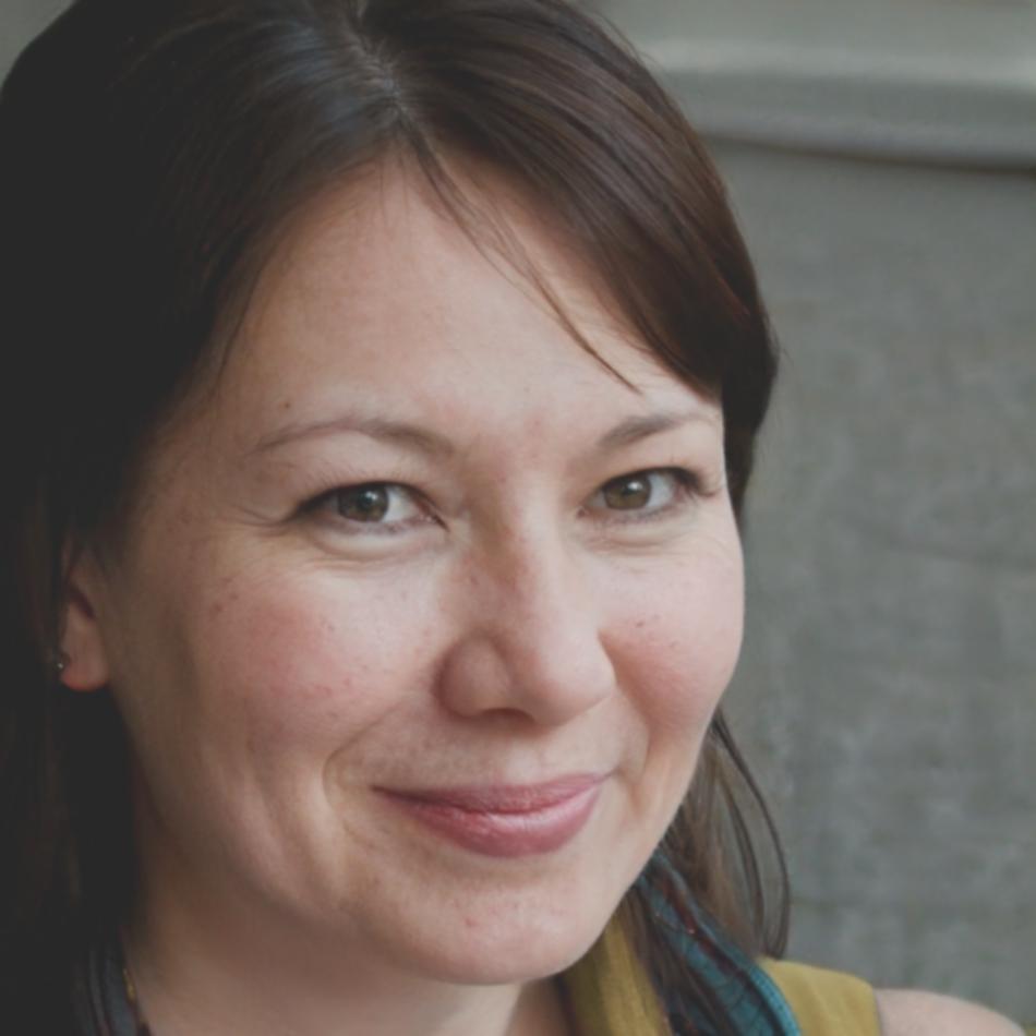 Retrato profesional de Lidia Torralba especialista en finanzas corporativas